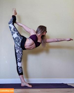 Hot Yoga Babe photo #0008