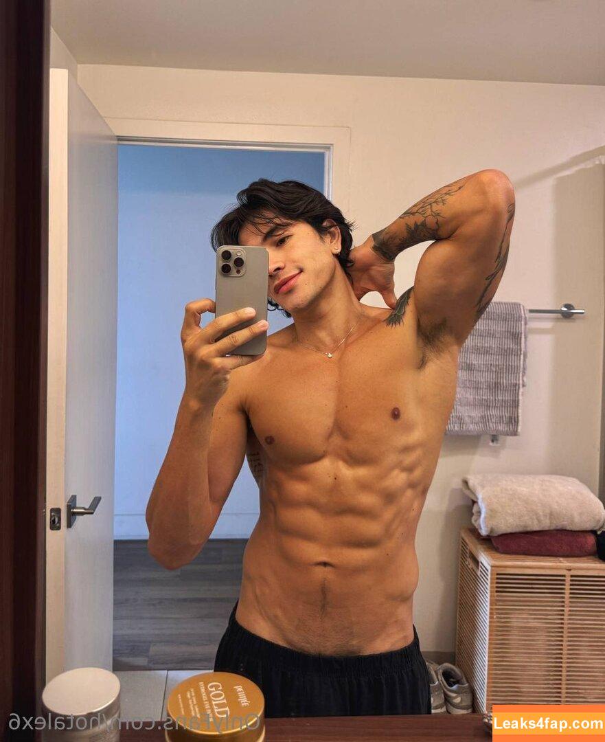 hotalex6 / alejopino88 leaked photo photo #0008