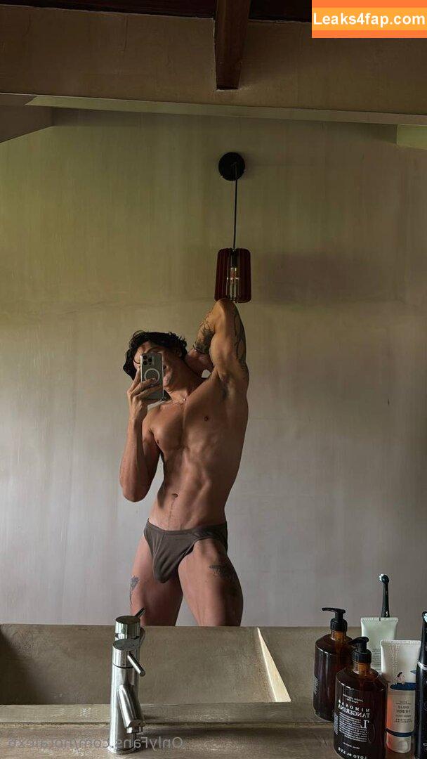 hotalex6 / alejopino88 leaked photo photo #0011