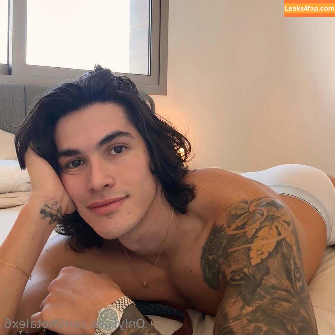 hotalex6 / alejopino88 leaked photo photo #0012
