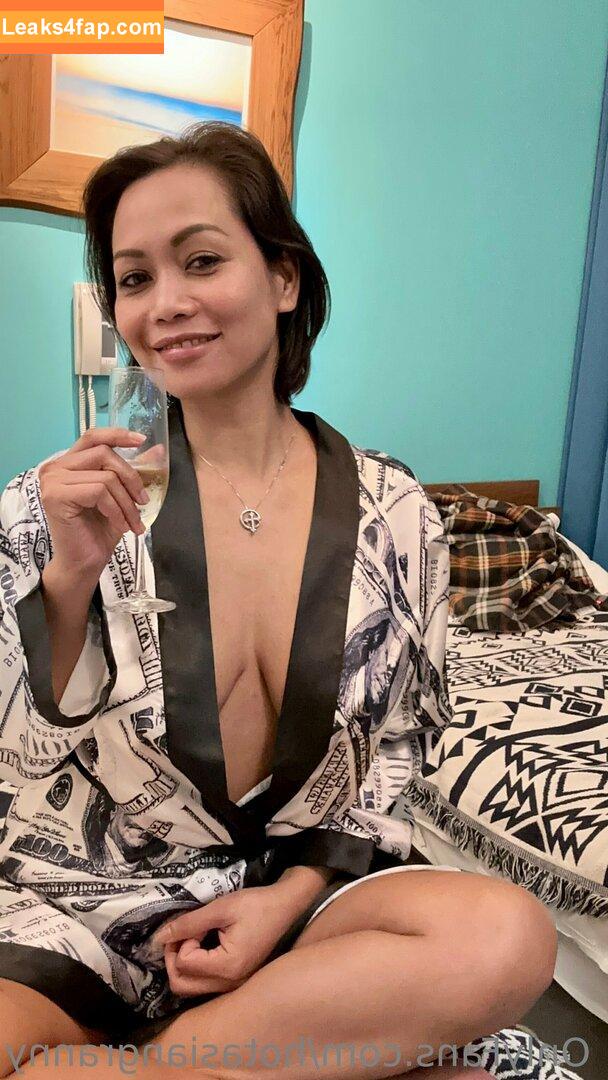 hotasiangranny / stillsexy_granny leaked photo photo #0030