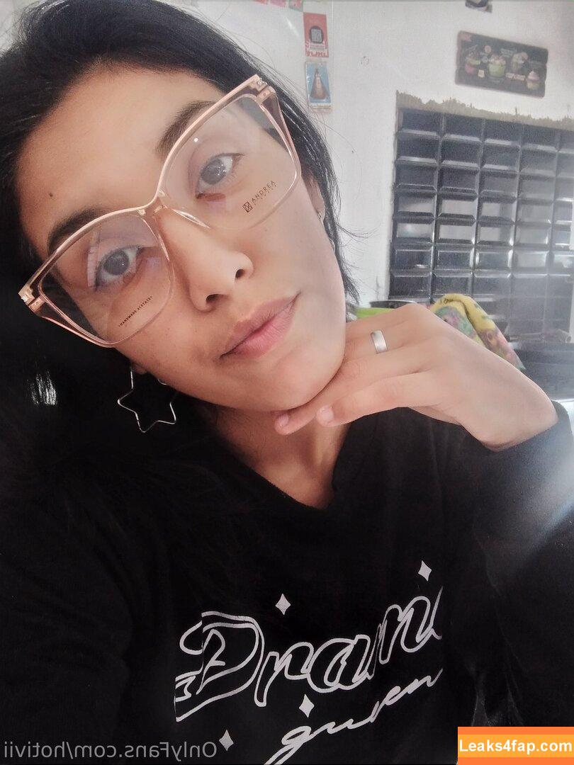 hotivii free nudes