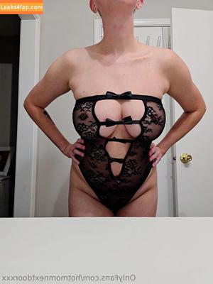 hotmomnextdoorxxx photo #0001