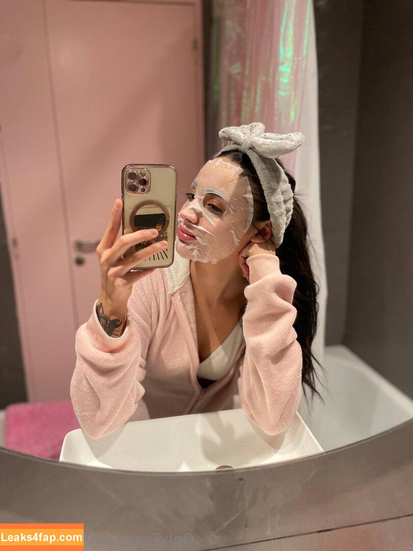 hottie.mari / hottieyogi leaked photo photo #0007