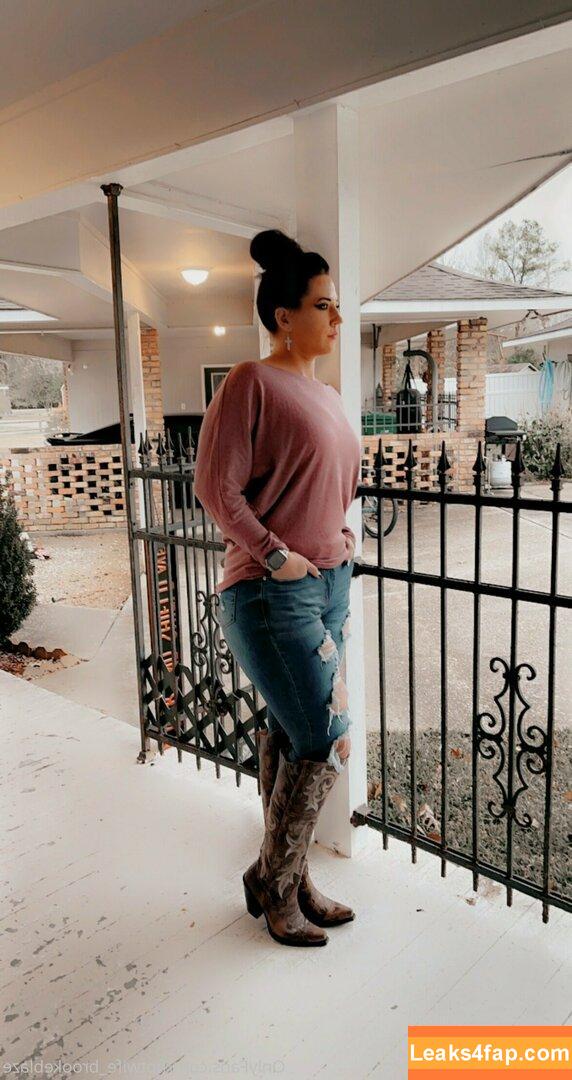 hotwife_brookeblaze / Brooke Blaze / brookeblazebb leaked photo photo #0012