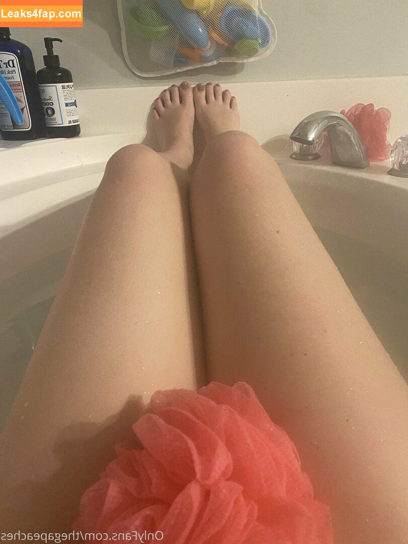 hotwife_peachesfree / __ffrenchfries__ leaked photo photo #0029