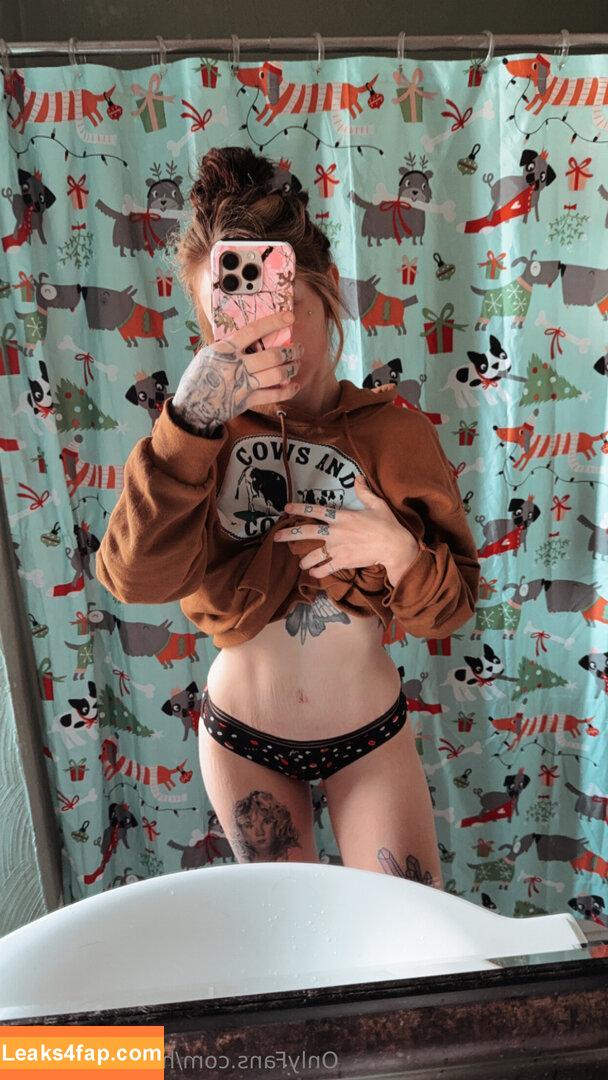 howdyimaspen /  leaked photo photo #0002