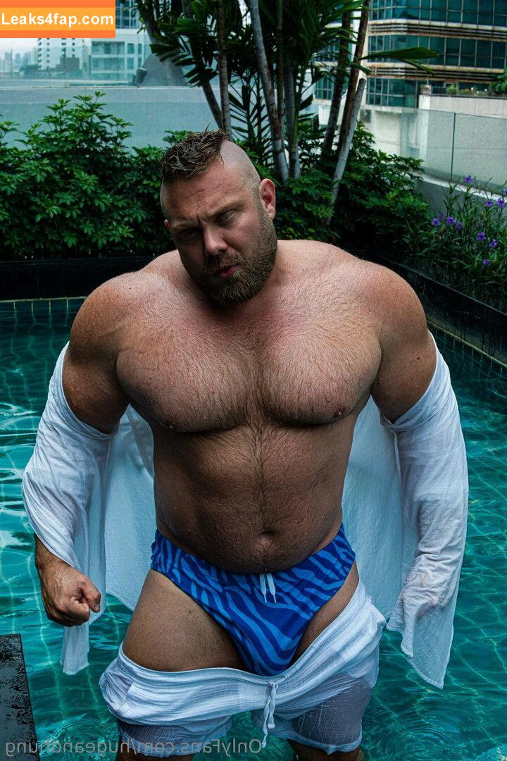 hugeandhung / huge.and.hung leaked photo photo #0236