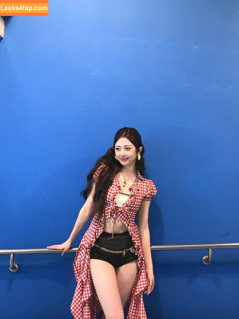 Huh Yunjin 허윤진 / LESSERAFIM / jenaissante leaked photo photo #0125
