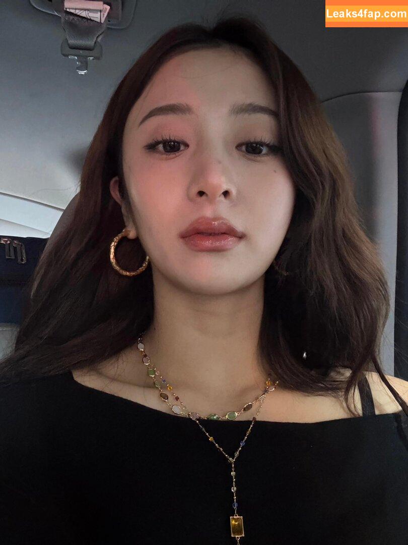 Huh Yunjin 허윤진 / LESSERAFIM / jenaissante leaked photo photo #0139