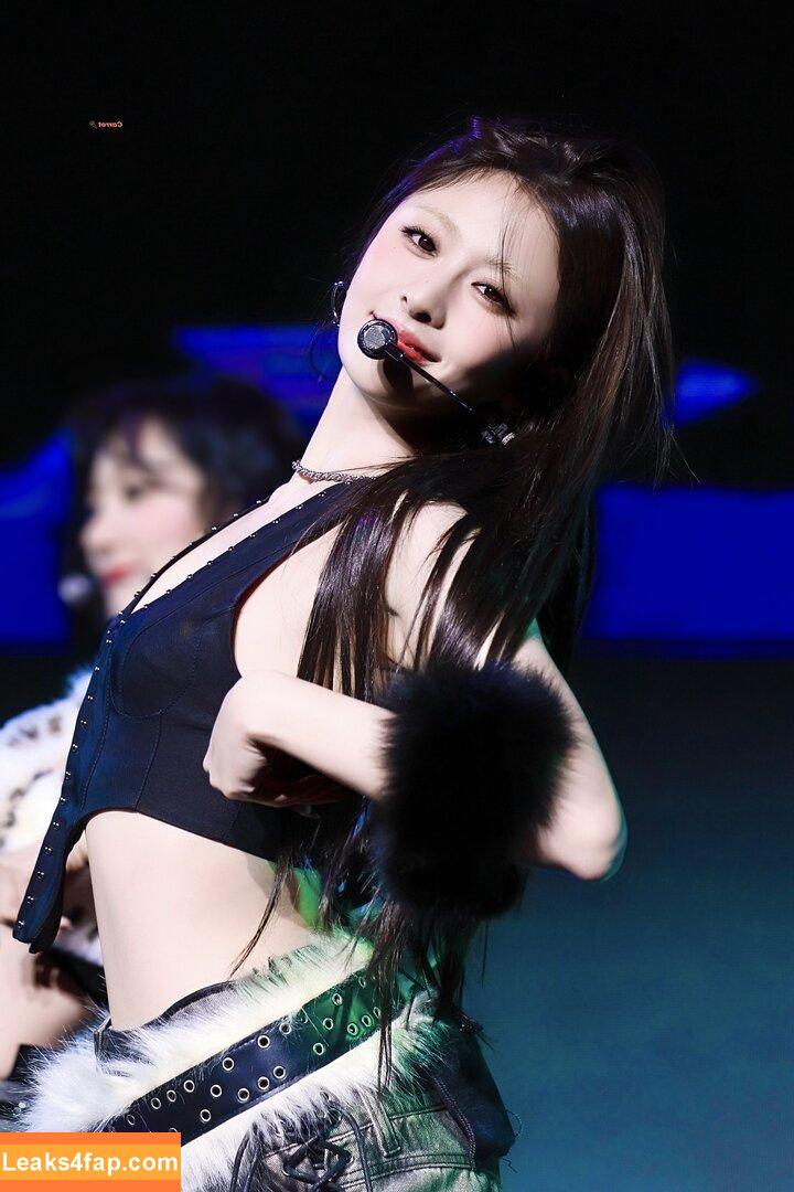 Huh Yunjin 허윤진 / LESSERAFIM / jenaissante слитое фото фото #0169