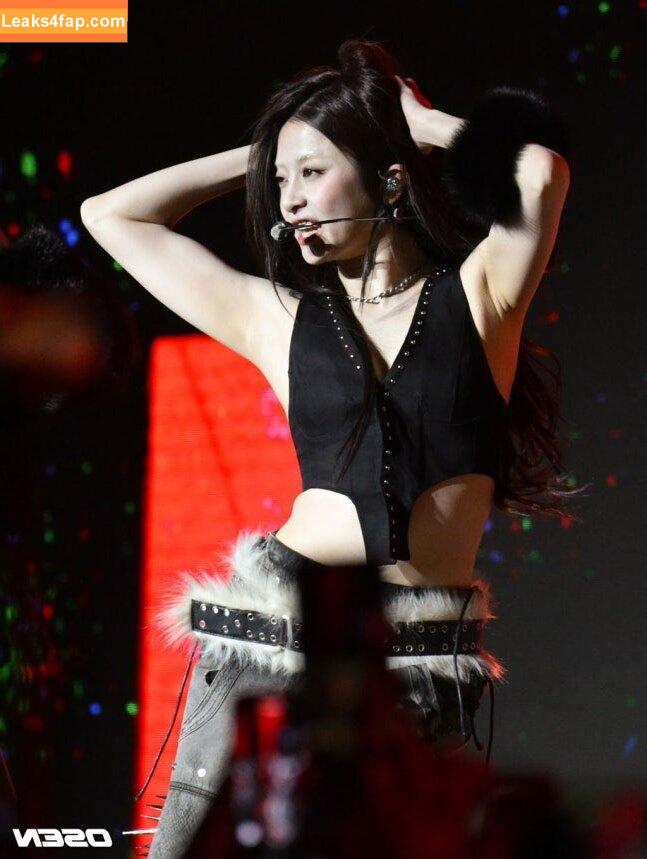 Huh Yunjin 허윤진 / LESSERAFIM / jenaissante leaked photo photo #0175