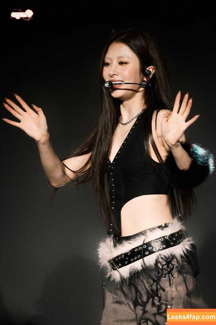 Huh Yunjin 허윤진 / LESSERAFIM / jenaissante слитое фото фото #0180