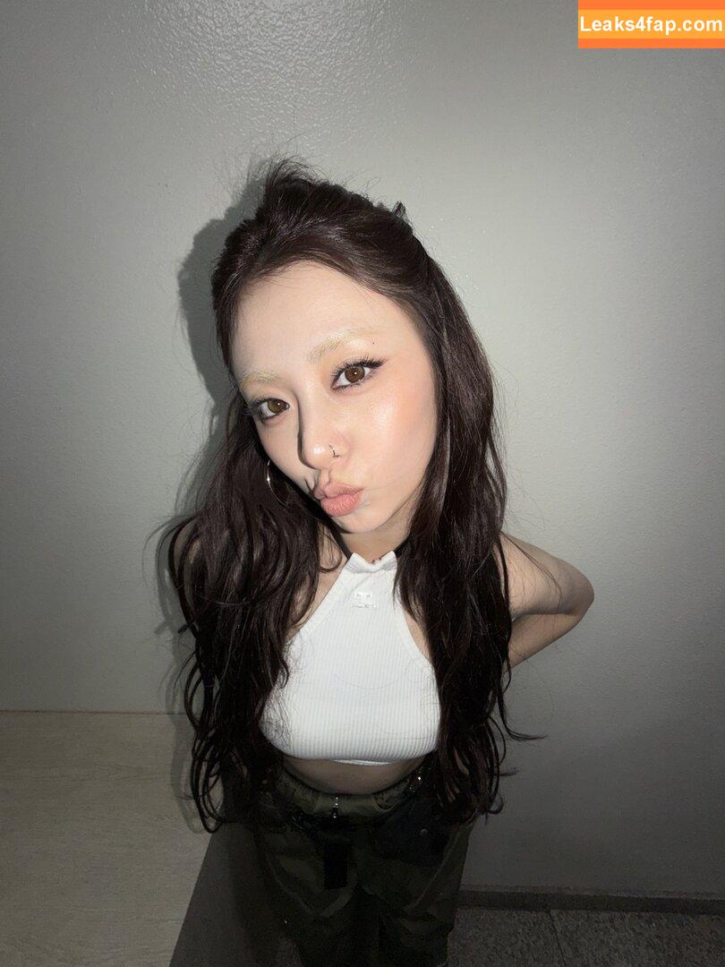 Huh Yunjin 허윤진 / LESSERAFIM / jenaissante leaked photo photo #0184