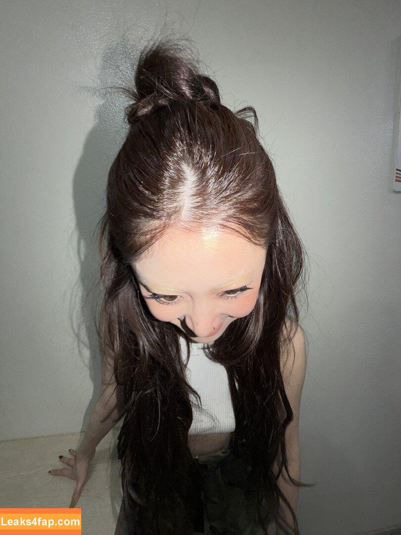 Huh Yunjin 허윤진 / LESSERAFIM / jenaissante leaked photo photo #0185