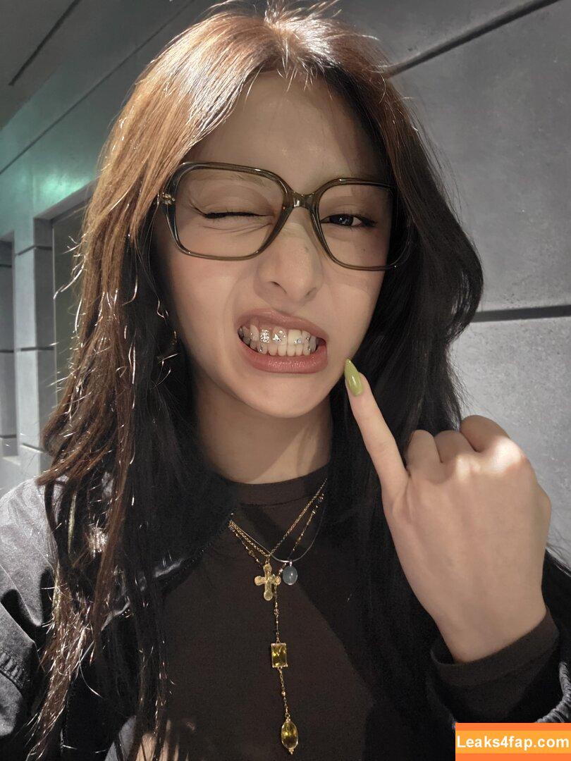 Huh Yunjin 허윤진 / LESSERAFIM / jenaissante leaked photo photo #0189