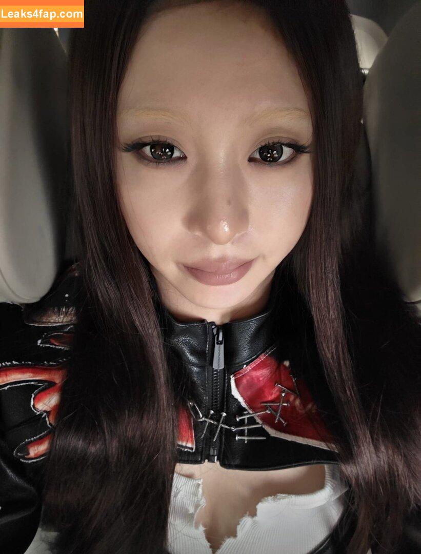 Huh Yunjin 허윤진 / LESSERAFIM / jenaissante leaked photo photo #0190