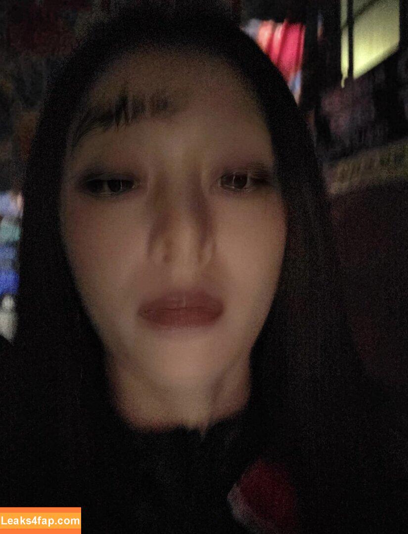 Huh Yunjin 허윤진 / LESSERAFIM / jenaissante leaked photo photo #0194