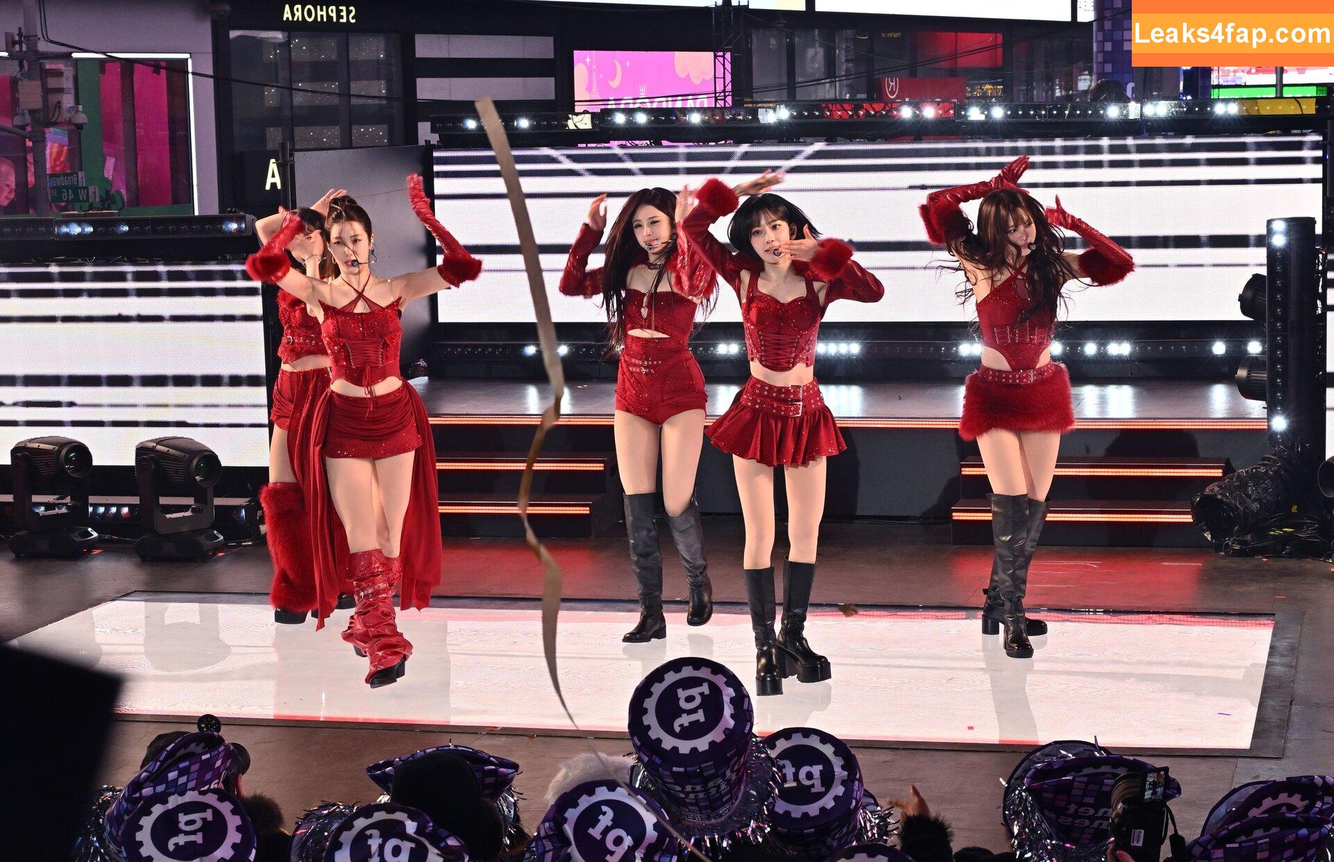 Huh Yunjin 허윤진 / LESSERAFIM / jenaissante leaked photo photo #0225