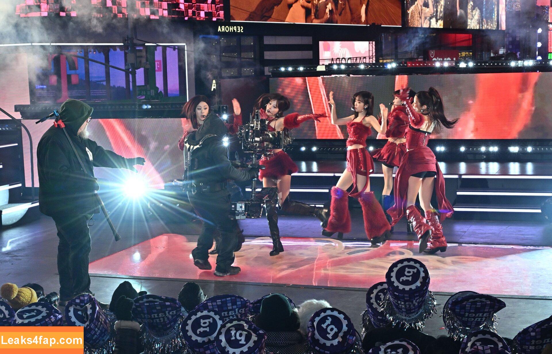 Huh Yunjin 허윤진 / LESSERAFIM / jenaissante leaked photo photo #0226