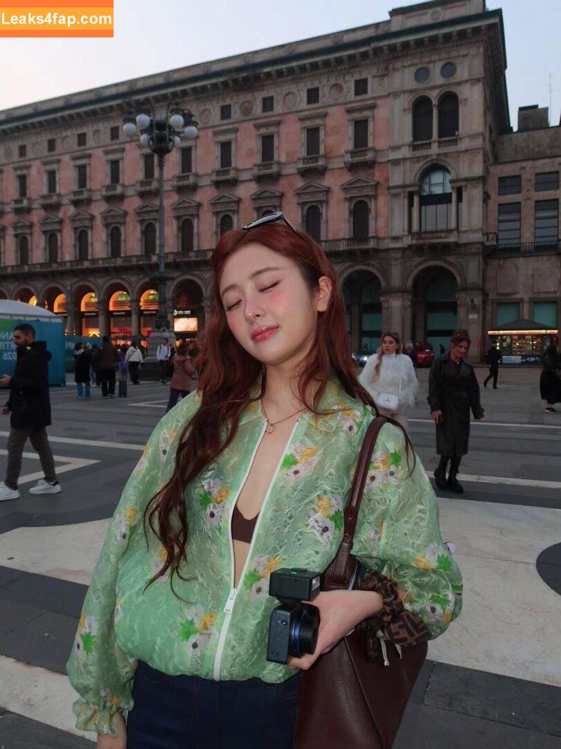 Huh Yunjin 허윤진 / LESSERAFIM / jenaissante leaked photo photo #0265