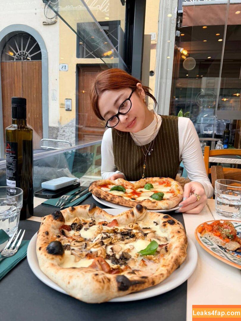 Huh Yunjin 허윤진 / LESSERAFIM / jenaissante leaked photo photo #0275