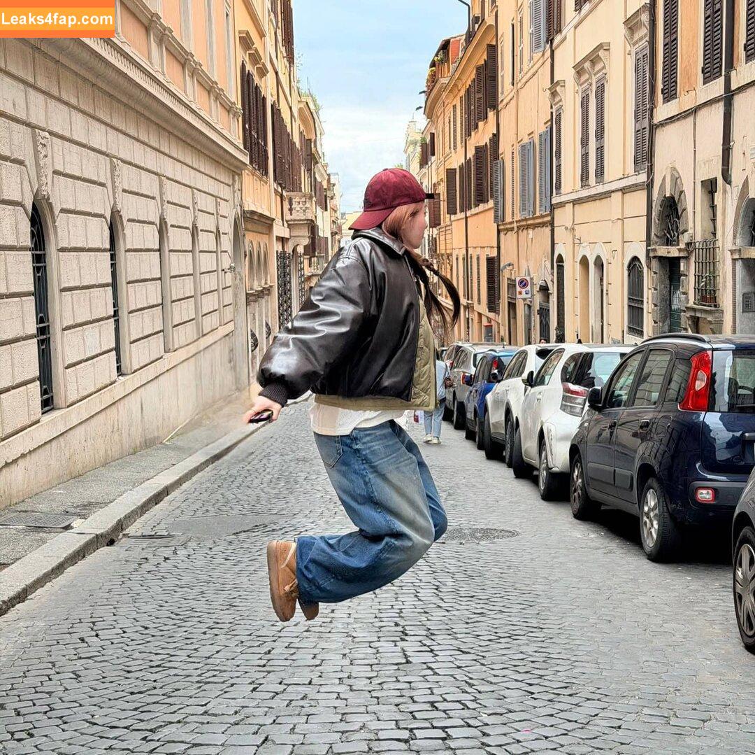 Huh Yunjin 허윤진 / LESSERAFIM / jenaissante leaked photo photo #0285