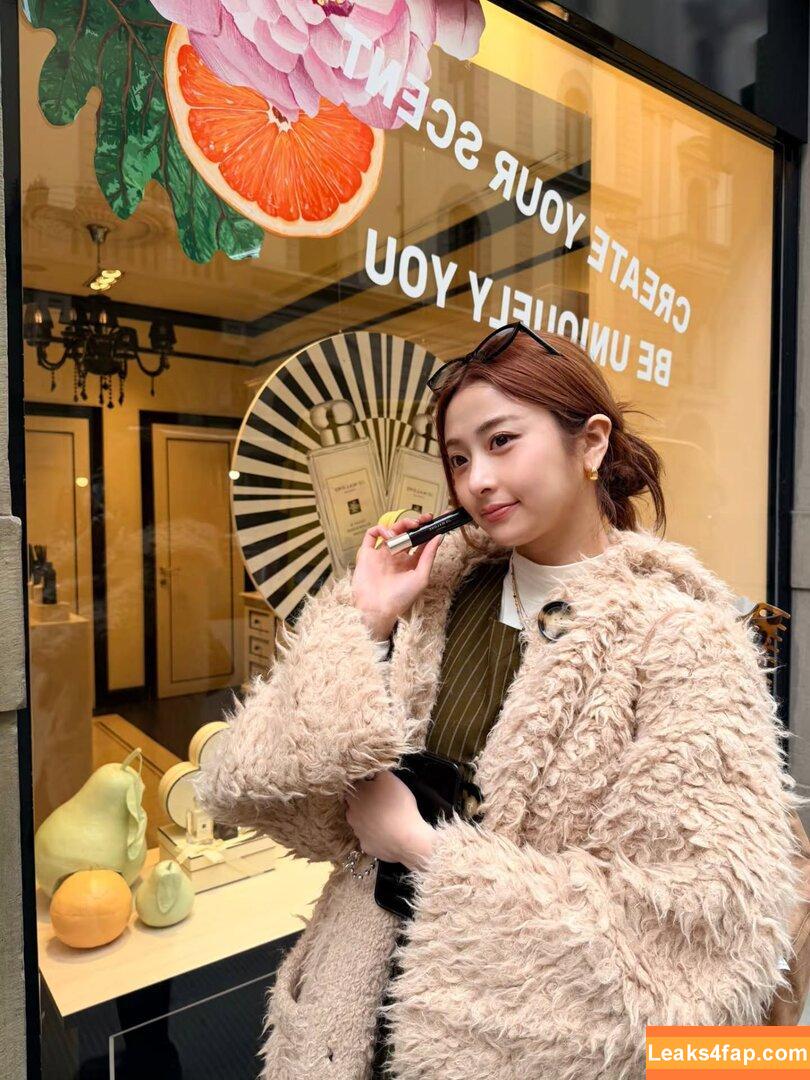 Huh Yunjin 허윤진 / LESSERAFIM / jenaissante leaked photo photo #0292