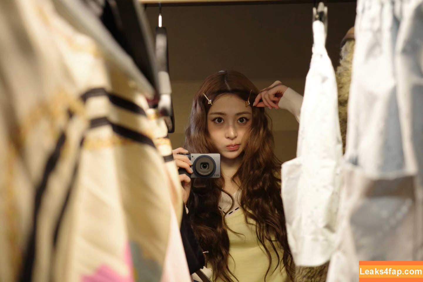Huh Yunjin 허윤진 / LESSERAFIM / jenaissante leaked photo photo #0336