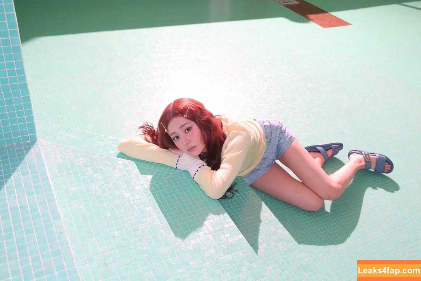 Huh Yunjin 허윤진 / LESSERAFIM / jenaissante слитое фото фото #0346