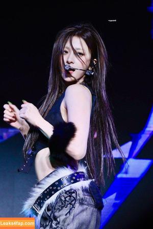 Huh Yunjin 허윤진 фото #0161