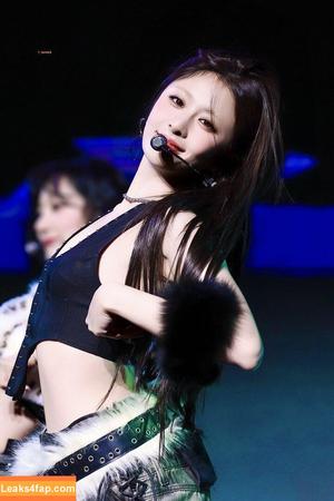 Huh Yunjin 허윤진 фото #0169