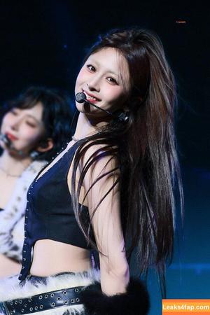 Huh Yunjin 허윤진 фото #0183