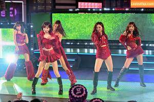 Huh Yunjin 허윤진 photo #0215