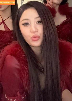 Huh Yunjin 허윤진 photo #0230