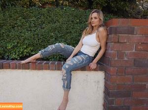 Hunter King photo #0059