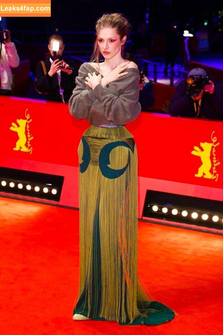 Hunter Schafer / hunterschafer leaked photo photo #0142