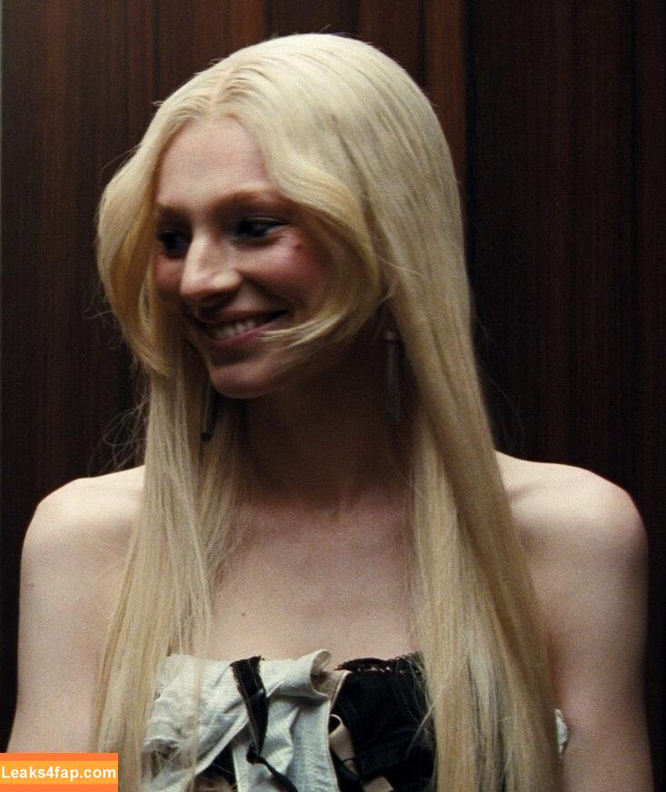 Hunter Schafer / hunterschafer слитое фото фото #0673