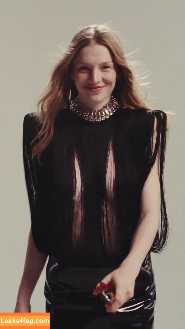 Hunter Schafer / hunterschafer leaked photo photo #0718