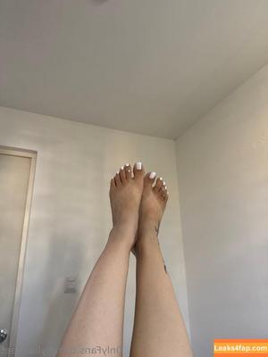 hylian.feet photo #0001