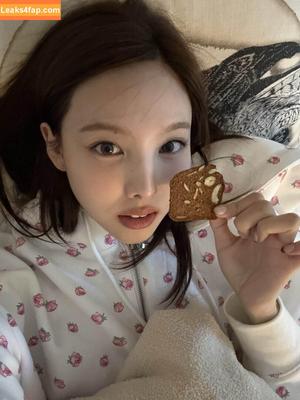 I’m Nayeon photo #0004