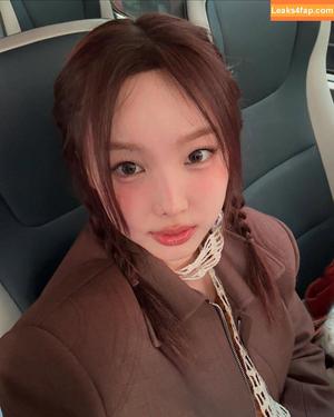 I’m Nayeon photo #0023