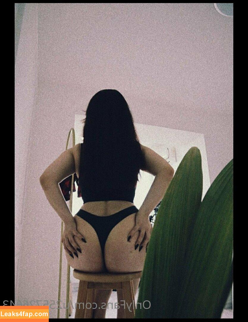 i_need_your_cream / liz_05_dixson leaked photo photo #0024