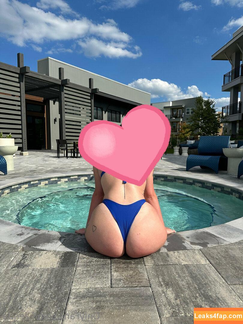 i.zenda /  leaked photo photo #0037