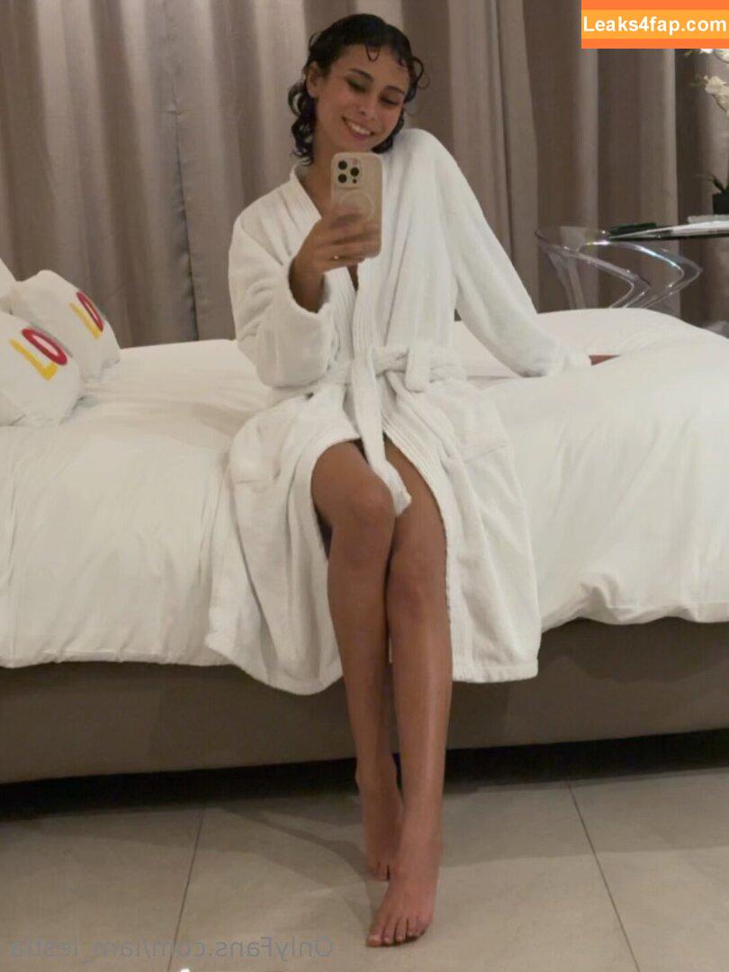 iam_lestia /  leaked photo photo #0019