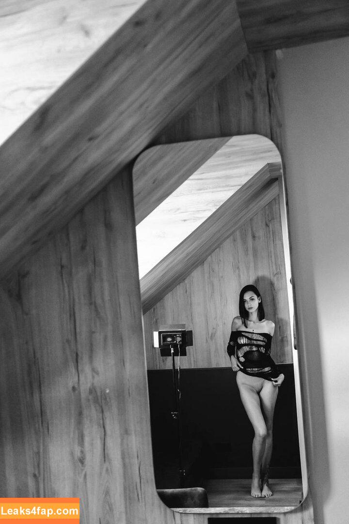 iambellahex /  leaked photo photo #0002