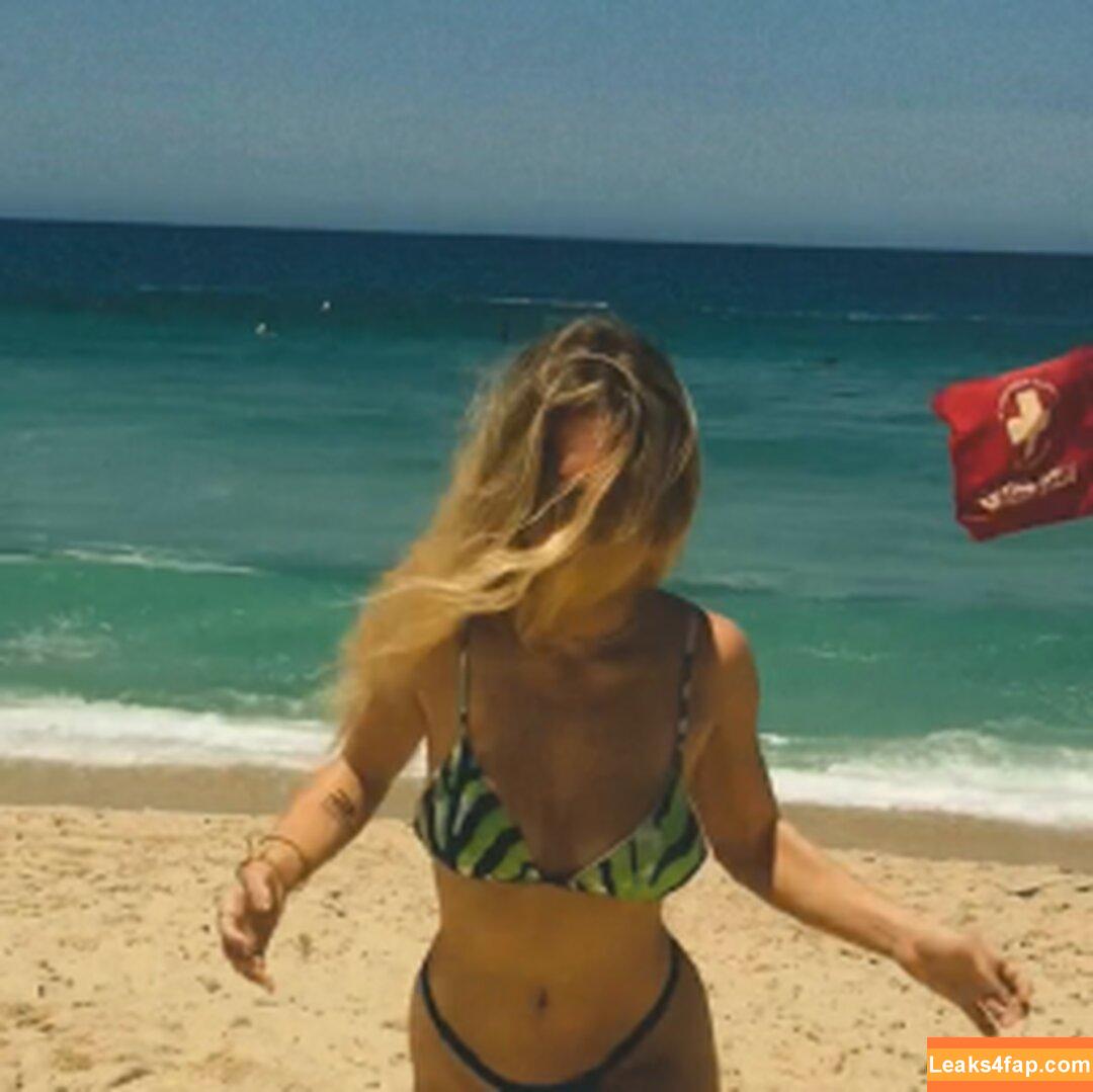 iamcarlavoicu / onlyfans leaked photo photo #0001
