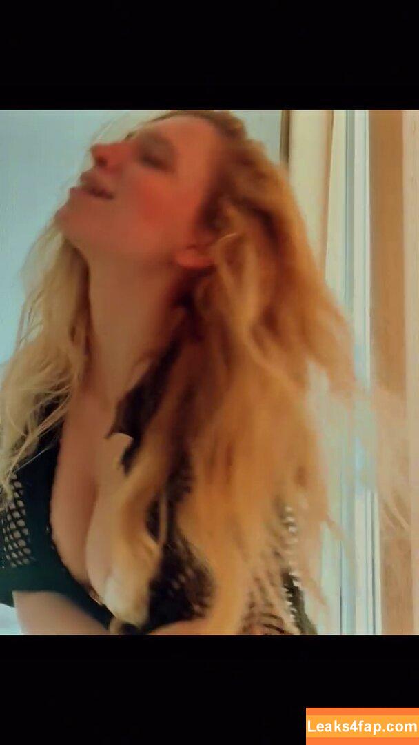 iamcarlavoicu / onlyfans leaked photo photo #0017