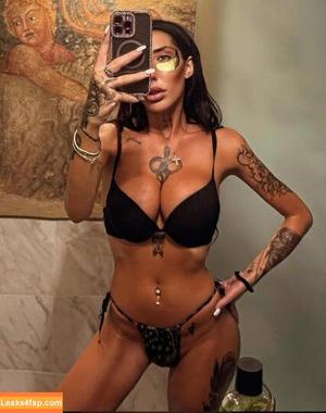 iamcarolinafox photo #0003