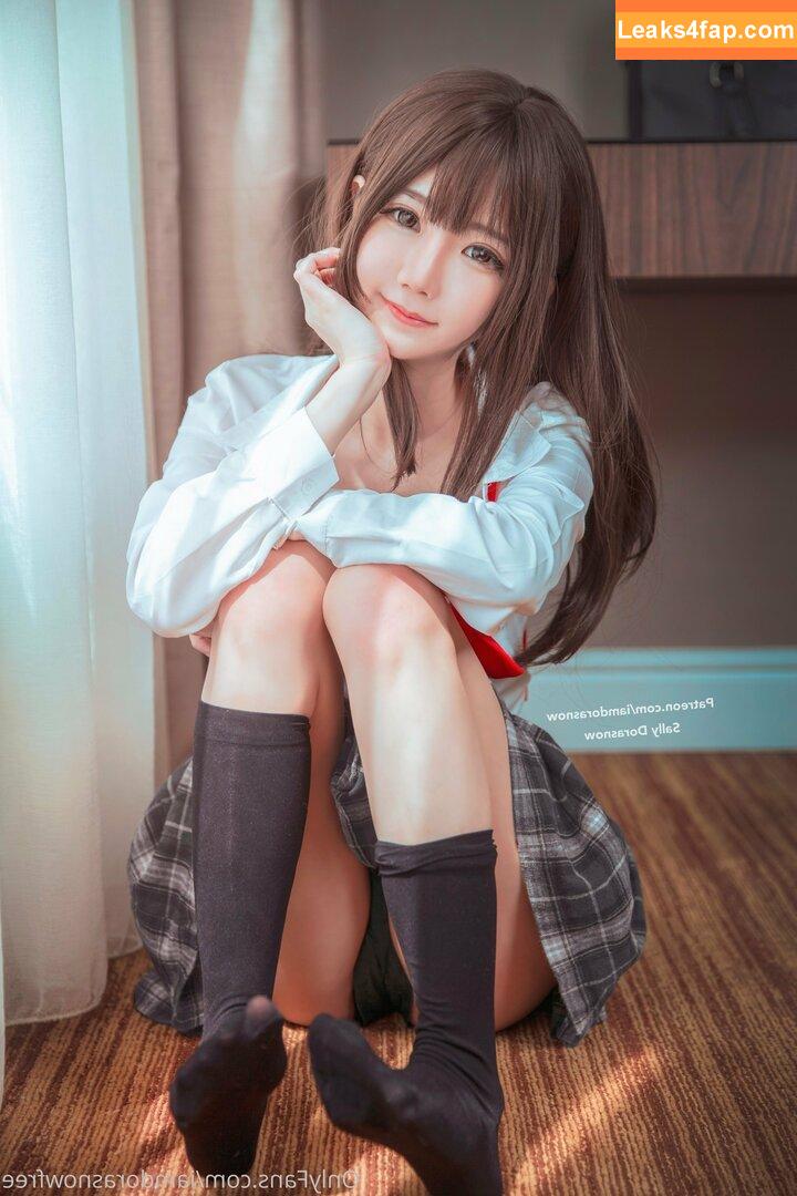 iamdorasnowfree / iamdorasnow leaked photo photo #0097